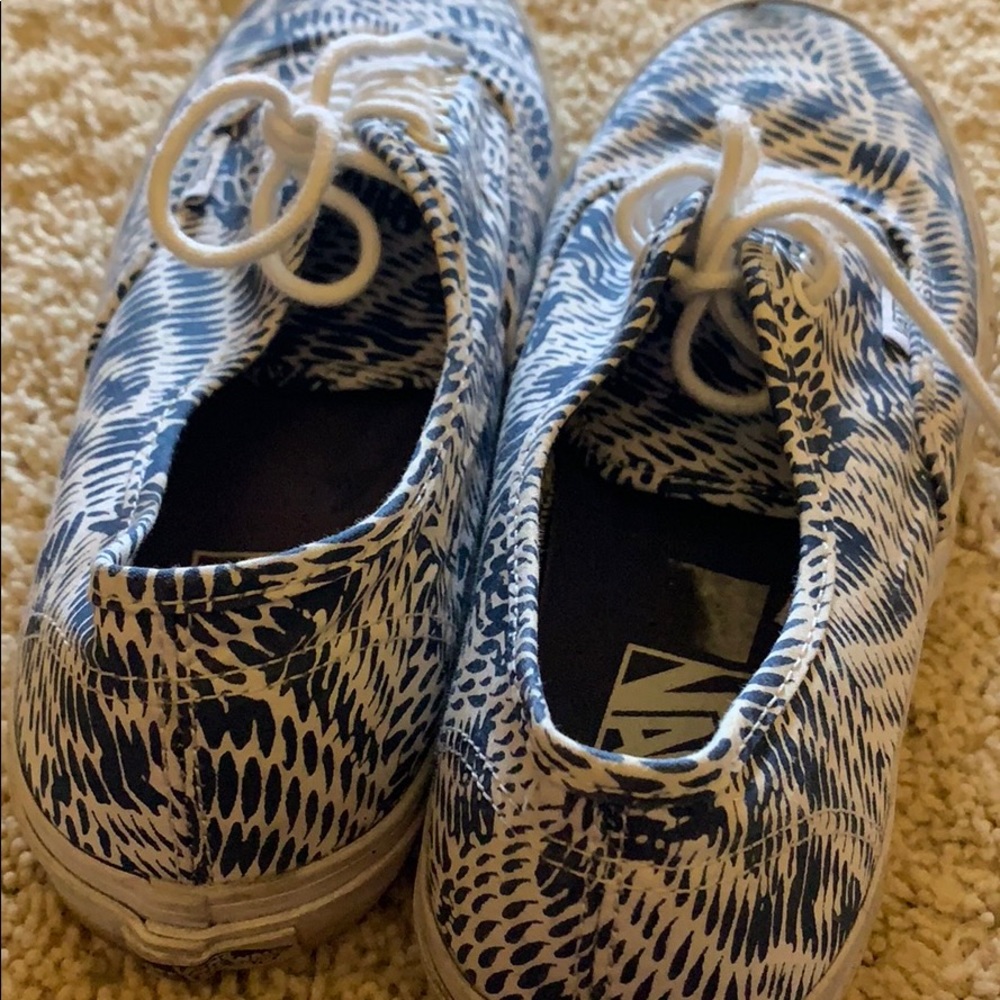 VANS - Picture 3 of 4